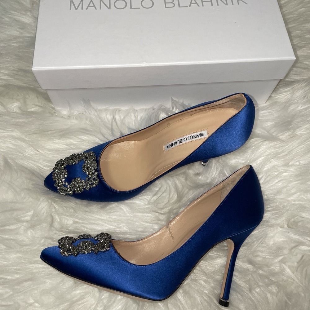 Manolo Blahnik Hangisi Satin Heels